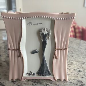 Elegant Pink and Black Bath Accessory by